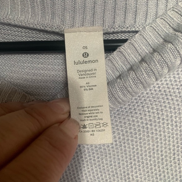 Lululemon sweater - Picture 4 of 4